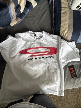 Garciago Men’s White Logo T‑Shirt with Red Graphic